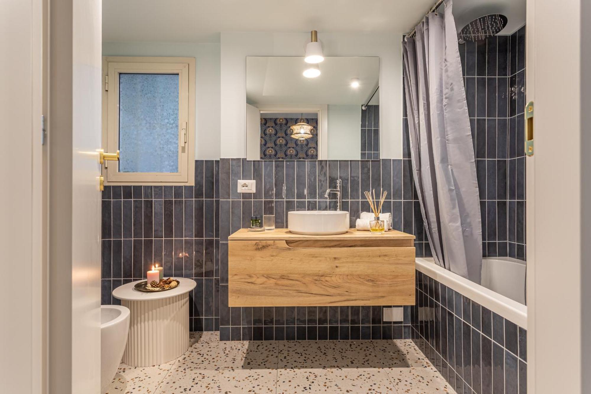 Ambra - Elegant At The Imperial Forums Apartment *