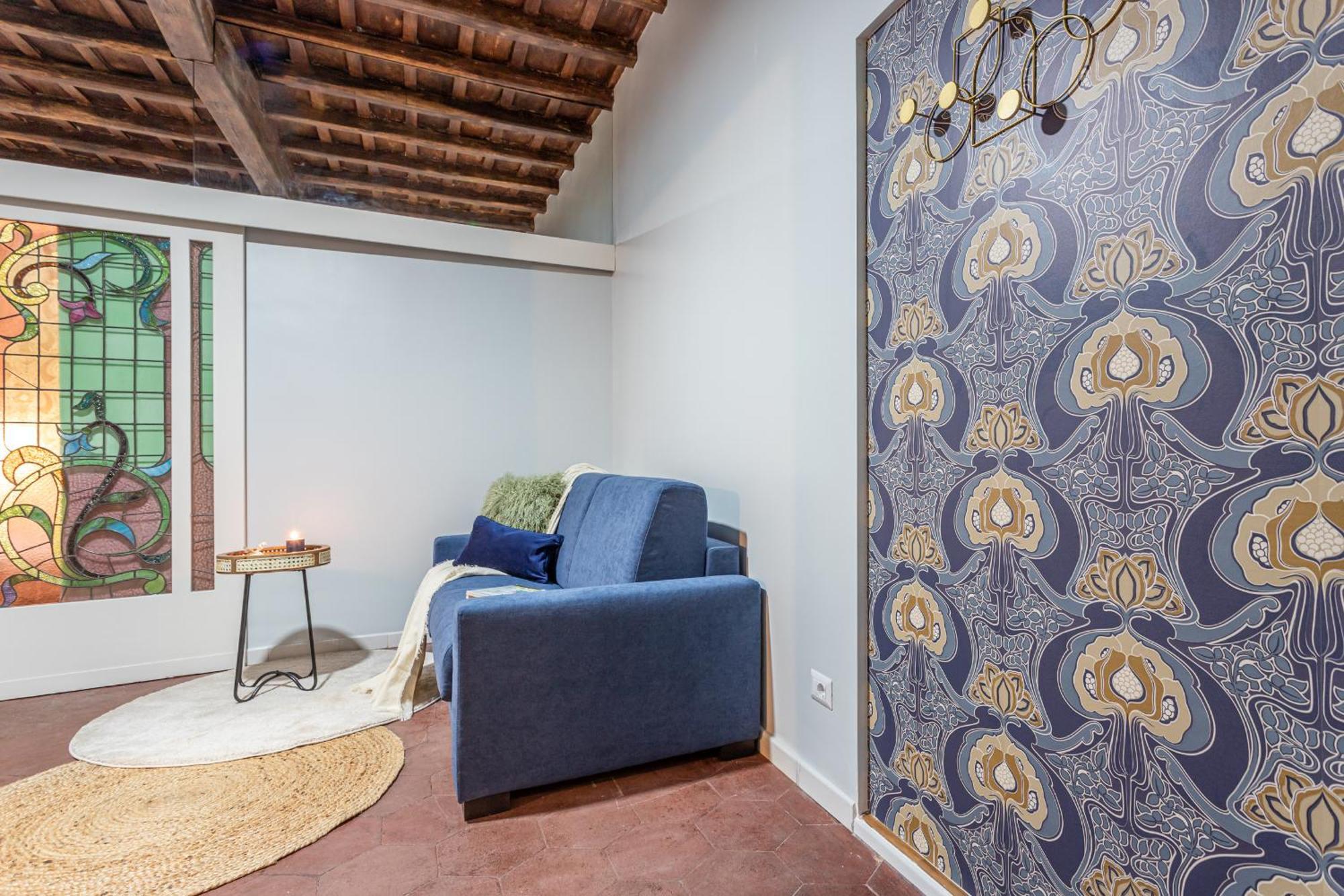 Ambra - Elegant At The Imperial Forums