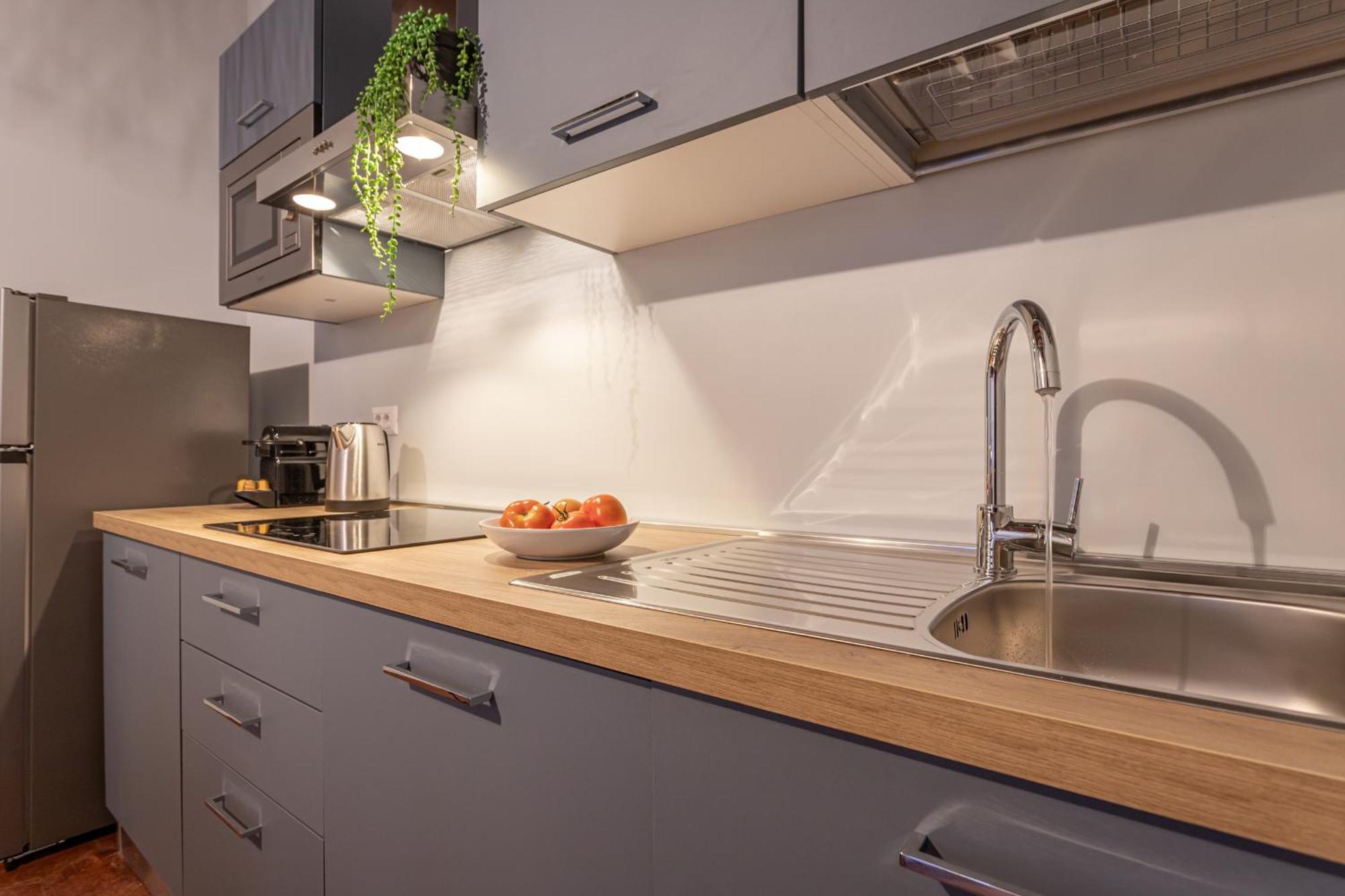 Ambra - Elegant At The Imperial Forums Apartment *