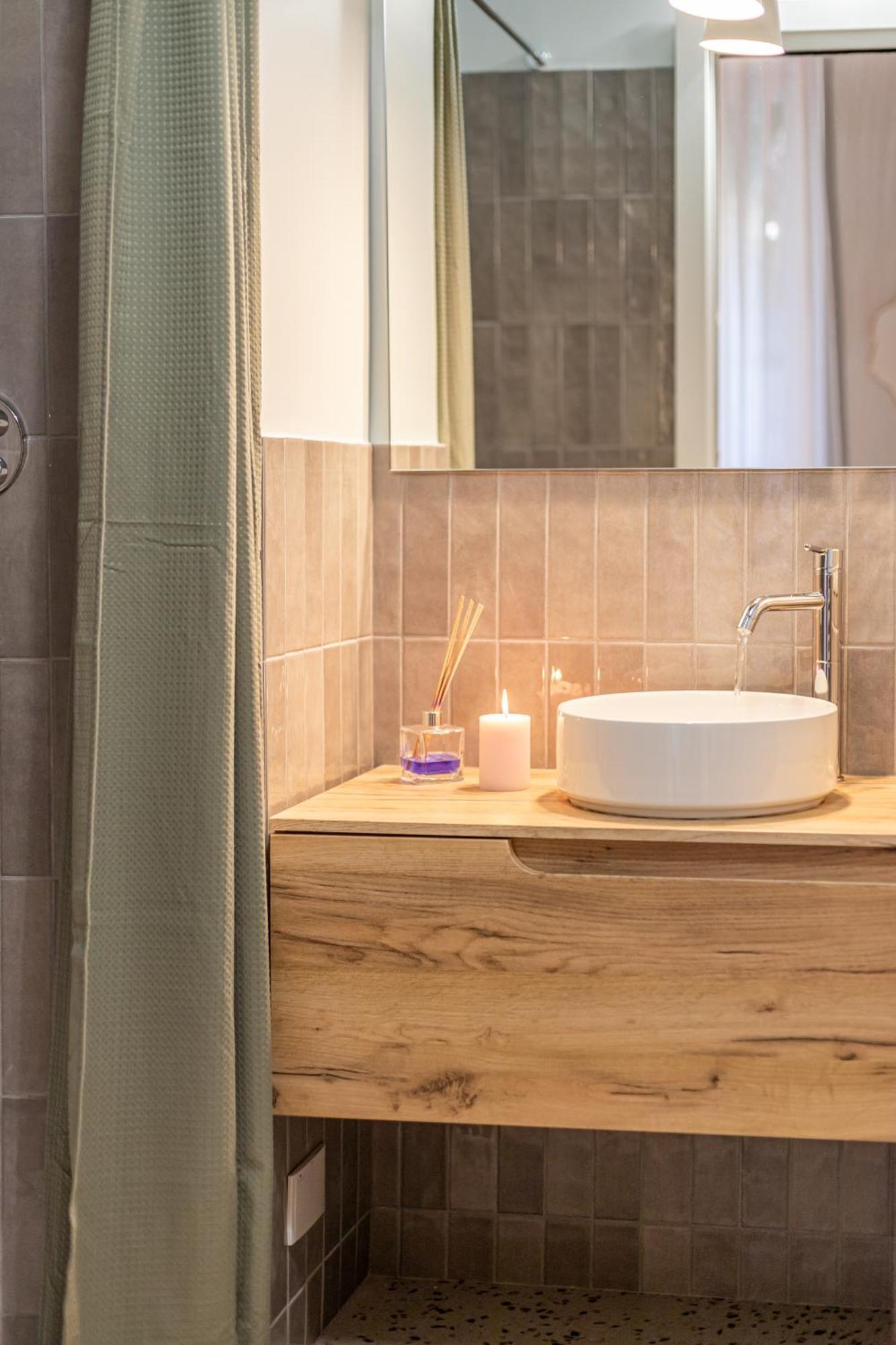 Ambra - Elegant At The Imperial Forums Apartment